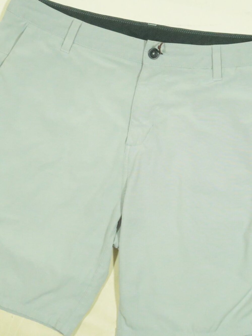 Vuori Aim Shorts Mens 34 Gray Golf Performance Chino Casual Stretch V368